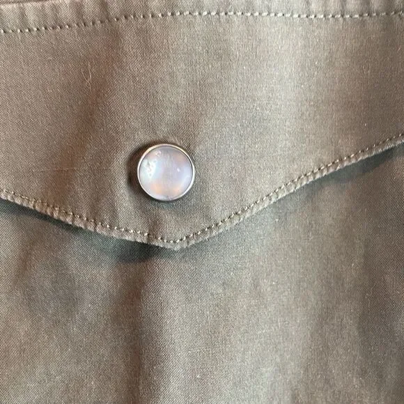 Banana Republic Men’s Green Button Down Dress Shirt Size Large 2 pocket - Picture 3 of 8